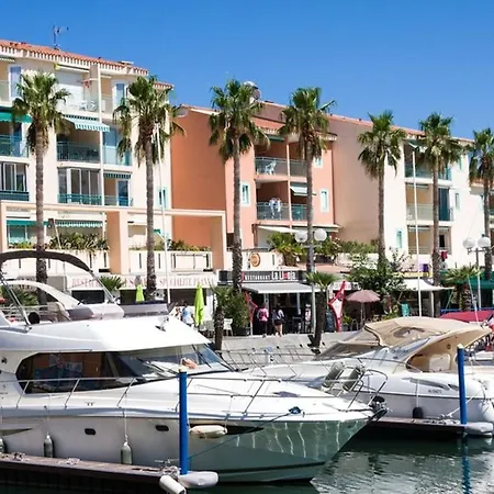Hébergement de vacances Pavillon A Avec Piscine, Terrasse Et Parking - Fr-1-732-23